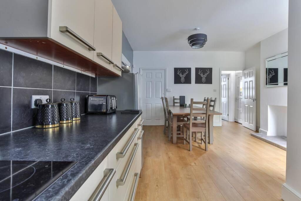 Refurbished Plush Property Great Transport Links Шефилд Экстерьер фото